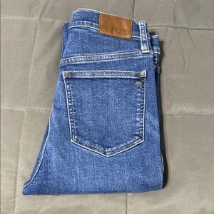 Madewell 10” High Rise skinny jeans. Size waist 28/8